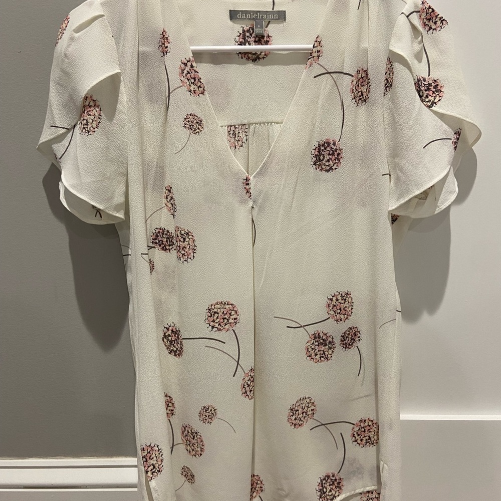 Daniel Rainn Cream Ruffled Cuffed Sleeve Blouse